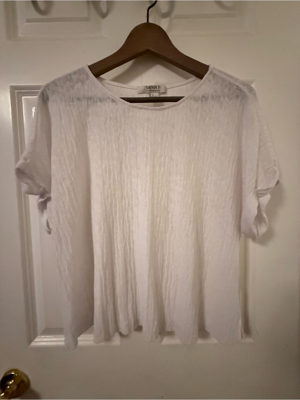 Forever 21 White Crinkle Short Sleeve Tee